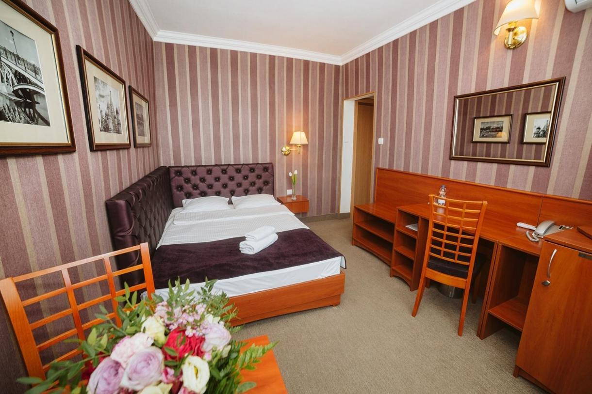 Hotel Europejski ニサ エクステリア 写真